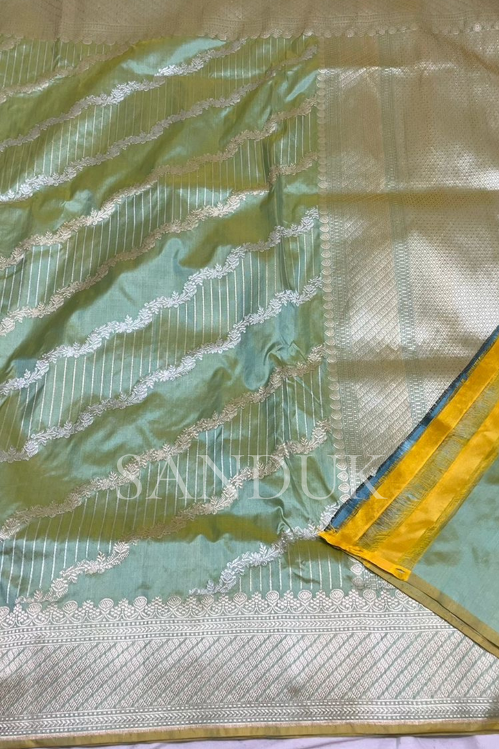 Lehriya pattern Jangla Saree