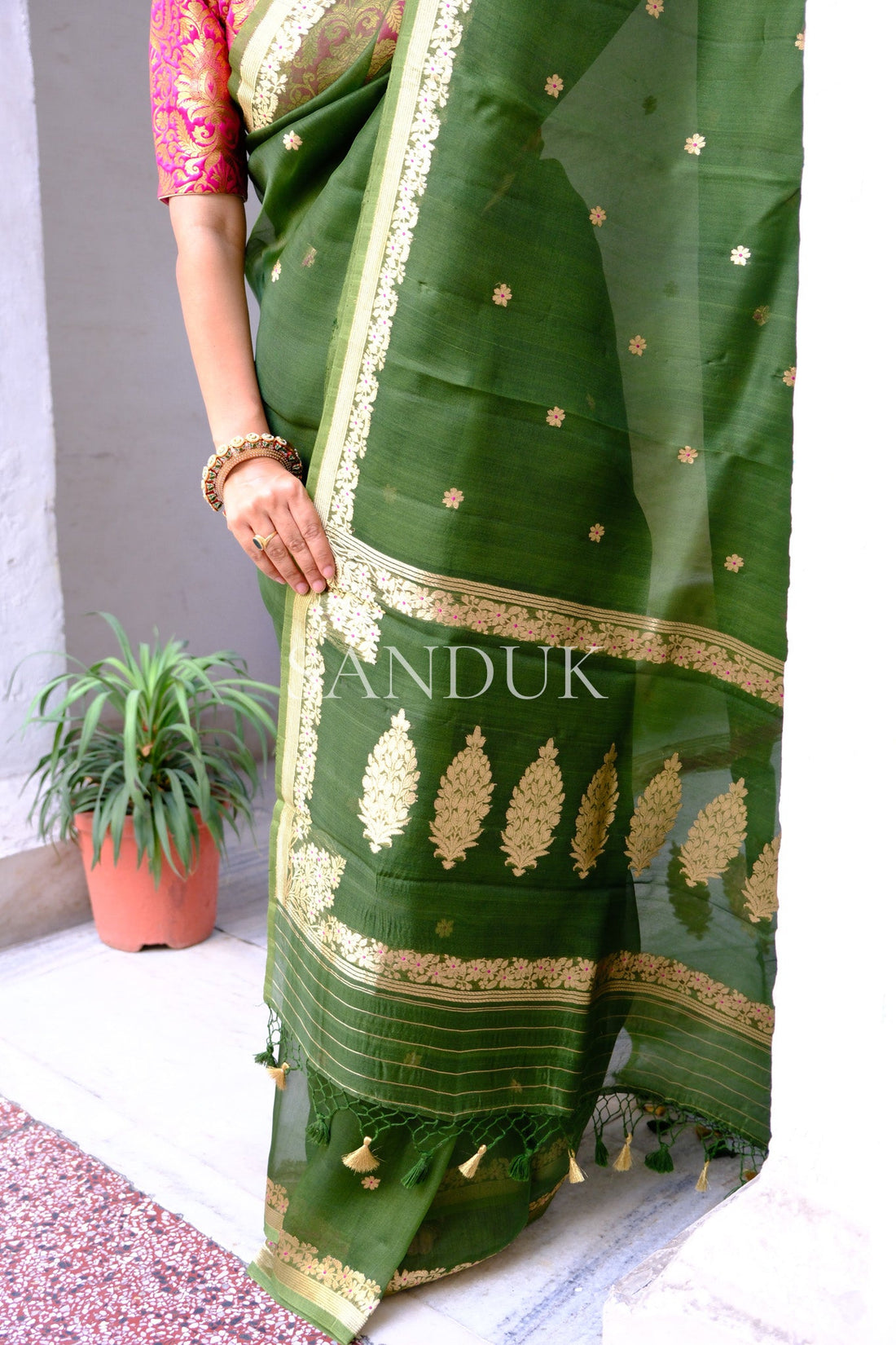 Ira (Saree)