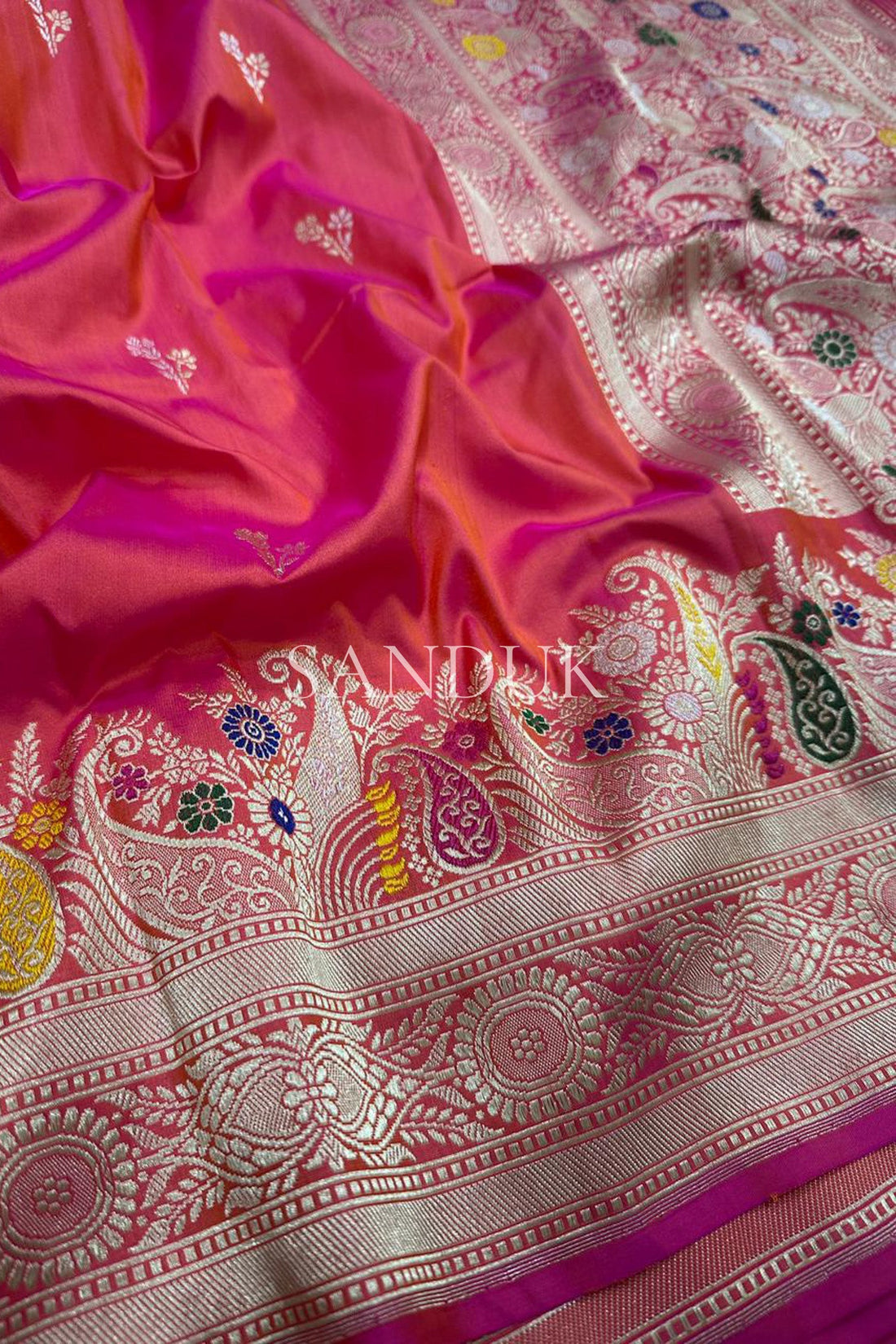 Inira (Saree)